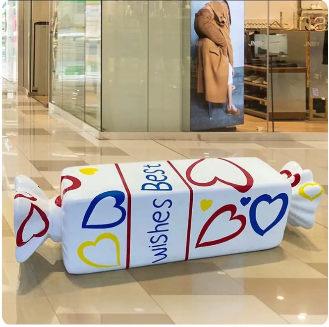 Patung Fiberglass lebih ringan dan lebih mudah diangkut dibandingkan bahan patung tradisional